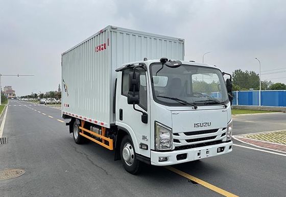 सफेद इसुजु अछूता ट्रक 126HP 152HP इसुजु बॉक्स वैन शिपिंग ट्रक