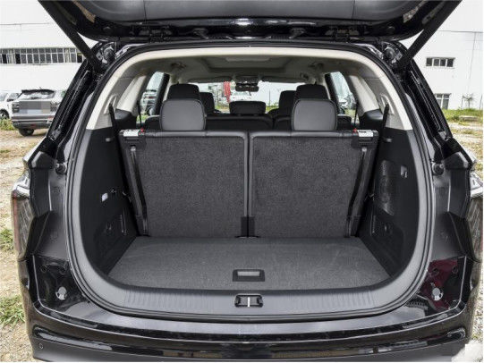 4 सीटें / 5 सीटें Hongqi H9 लक्जरी गैसोलीन 4×2 लिमोसिन 7