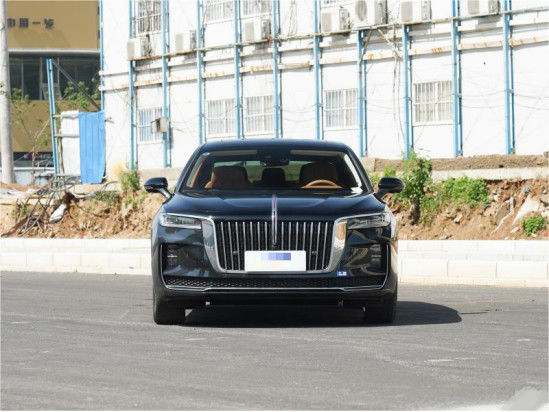 4 सीटें / 5 सीटें Hongqi H9 लक्जरी गैसोलीन 4×2 लिमोसिन 0