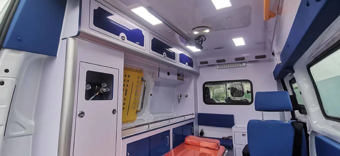 7 सीटें / 8 सीटें चिकित्सा आपातकालीन एम्बुलेंस फोर्ड ट्रांजिट वैन एम्बुलेंस 4