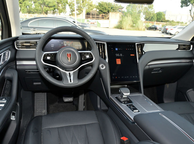 गैसोलीन Hongqi HS7 स्पोर्ट्स यूटिलिटी वाहन ऑटोमैटिक ट्रांसमिशन 4