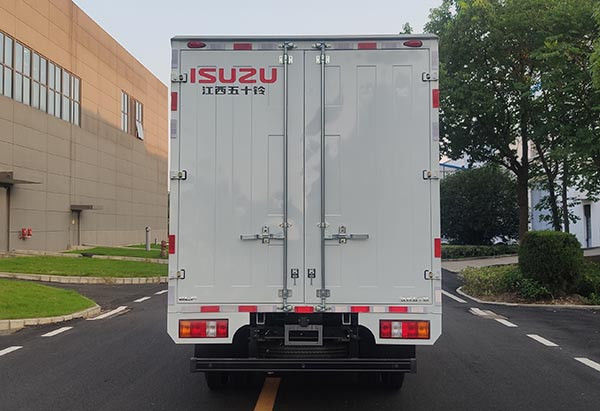 93KW 126HP अछूता ट्रक Isuzu कार्गो अछूता टिपर सफेद 1